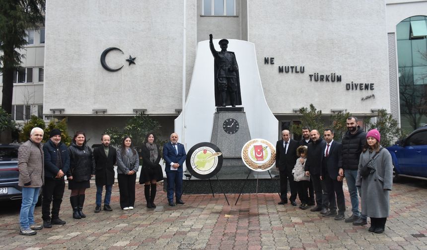 Gazeteciler Günü Çelenkle Anıldı