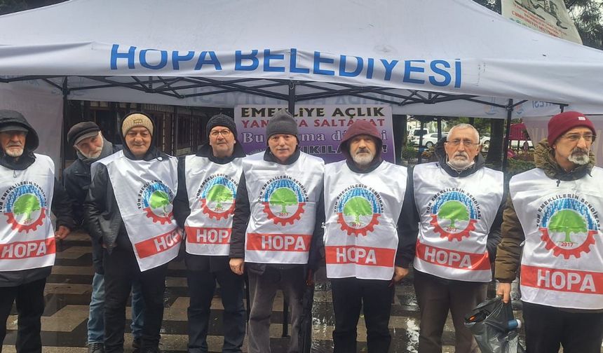 Emekliler 3 Gün Oturma Eylemi Yaptı