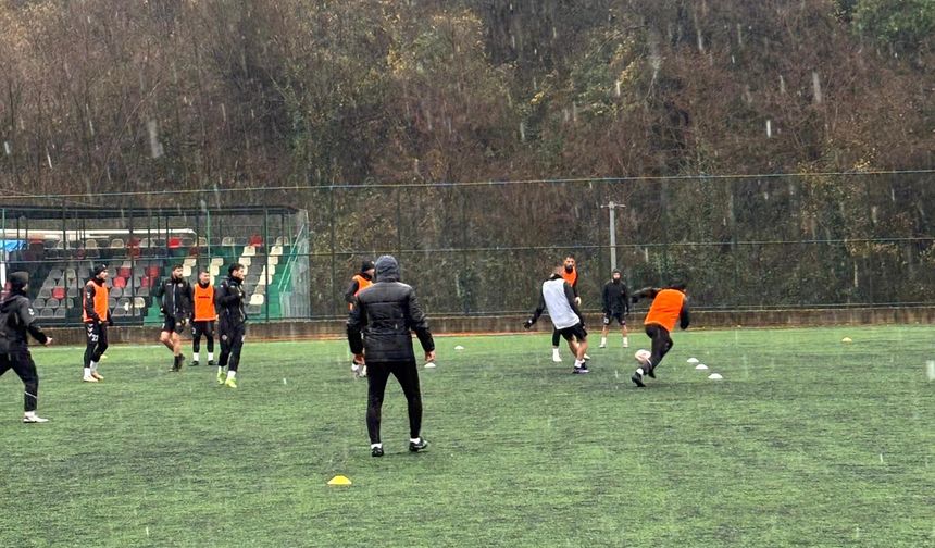 Murgul Belediyespor İkinci Yarı Hazırlıklarını Sürdürüyor