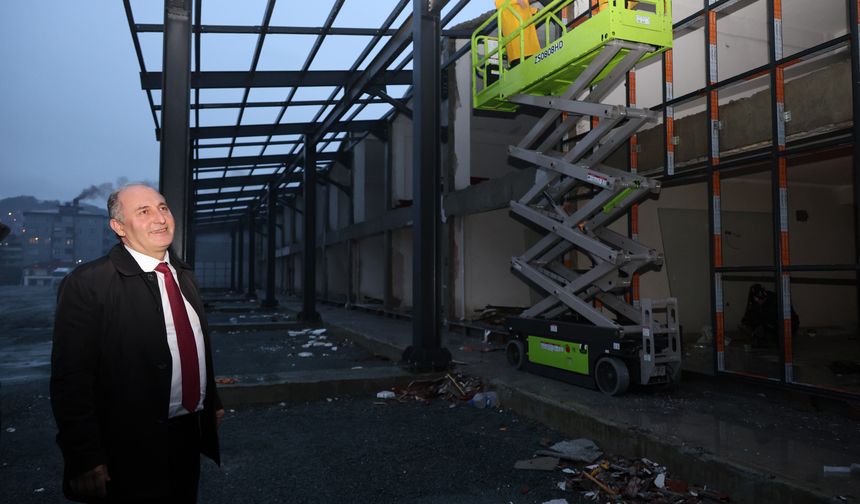 Arhavi'de Otogar Binasındaki Çalışmalar Devam Ediyor