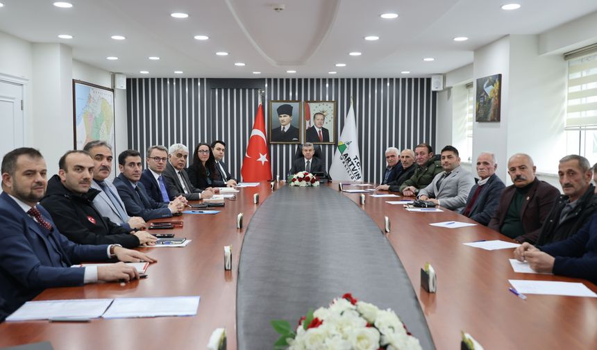 Artvin Valisi Ergün, Muhtarlarla Bir Araya Geldi