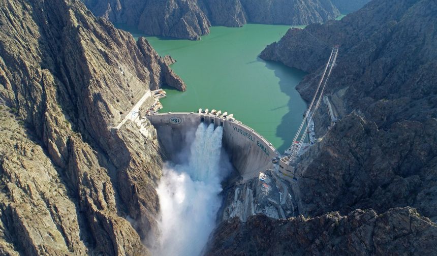 “Çoruh’un Mavi Gerdanlıkları Ülkemizi Aydınlatıyor”