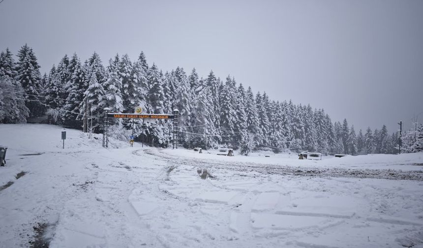 Kafkasör Yaylası Karla Kaplandı