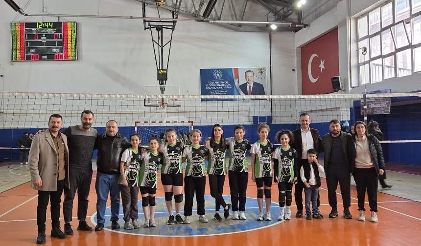 Borçkaspor Mini Kızlar Artvin İl Birincisi Oldu