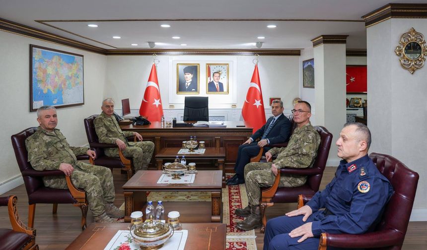 9. Kolordu ve Garnizon Komutanı Tümgeneral Akyıldız, Vali Ergün'ü Ziyaret Etti