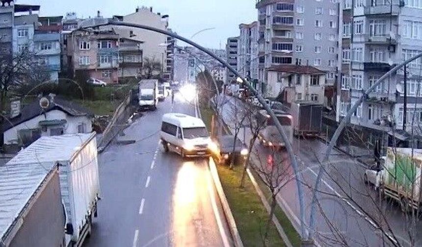 Kural ihlalleri kazalara yol açtı: O anlar kameraya yansıdı