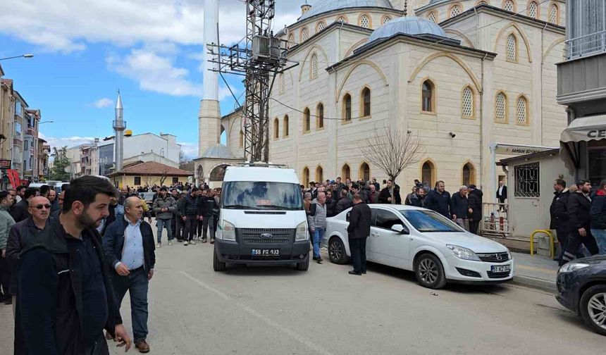 Motosiklet kazasında ölen genç defnedildi