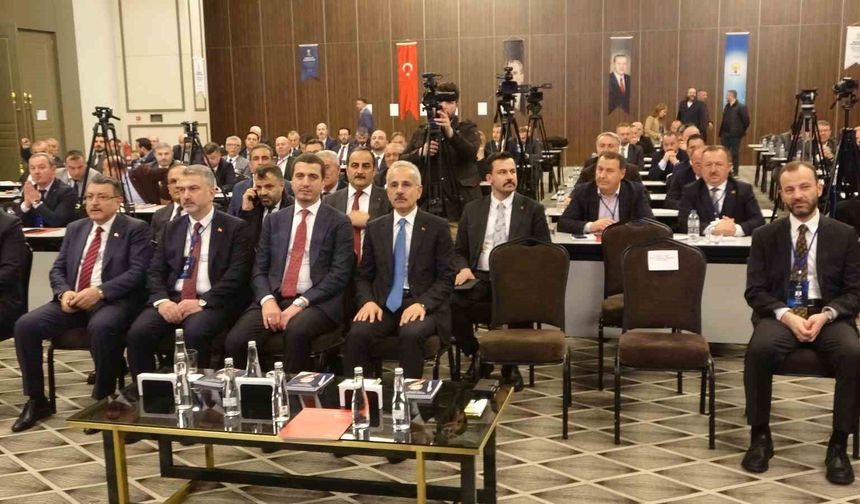 “Karadeniz'e demiryolu Samsun'dan Sarp'a uzanacak”