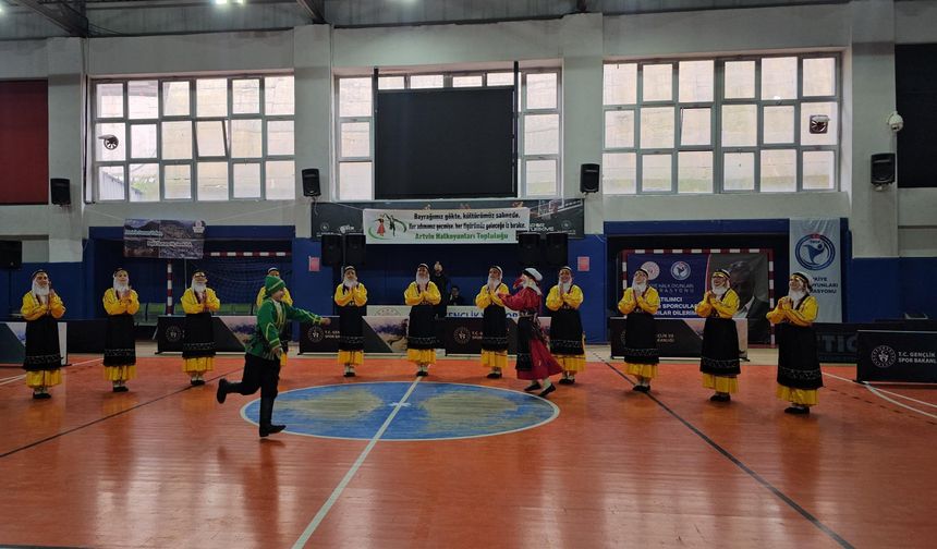 Artvin’de Halk Oyunları Coşkusu!
