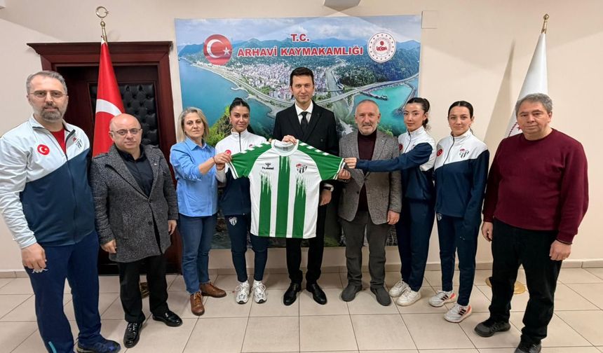 Artvinspor Kadın Takımı Çimşir’i Ziyaret Etti