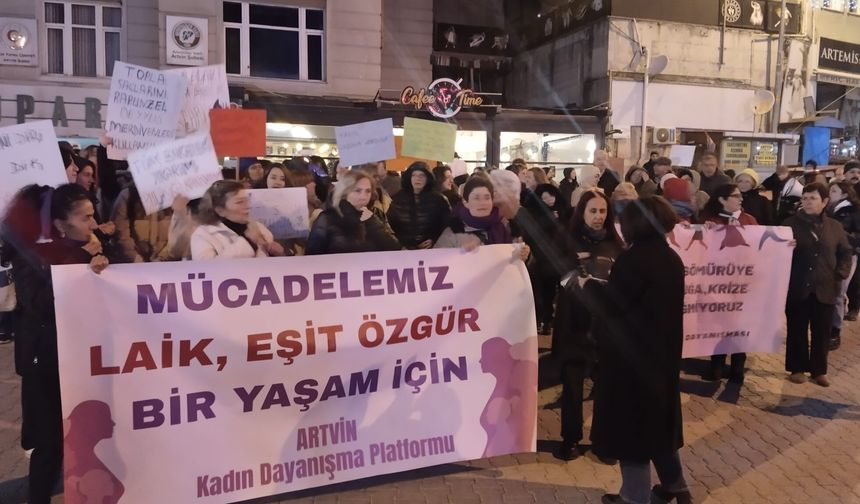 Kadınlar Şiddete ve Eşitsizliğe Karşı Yürüdü