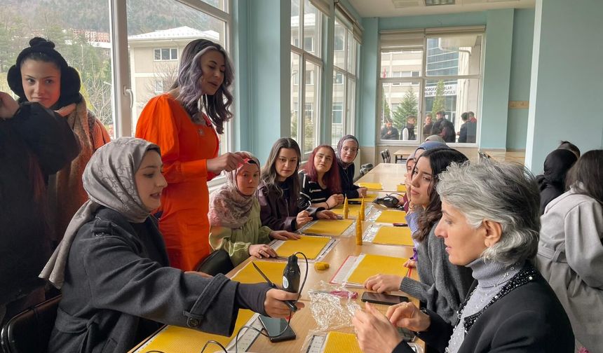 Öğrenciler İçin Sanat Atölyeleri Düzenlendi