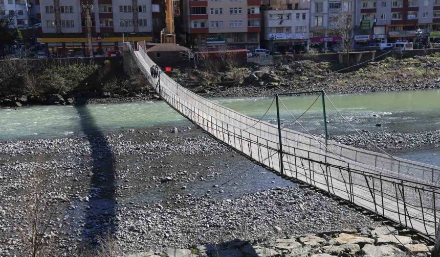 Asma Köprüler Tarihe Meydan Okuyor