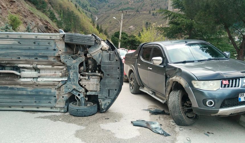 Kontrolden Çıkan Araç Takla Attı