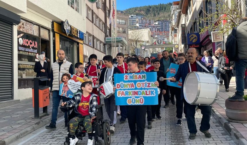 Otizm Farkındalığına Dikkat Çekildi