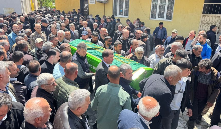 Bülent Gezer Toprağa Verildi