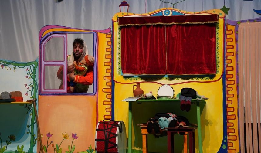 Minikler Tiyatroyla Buluştu