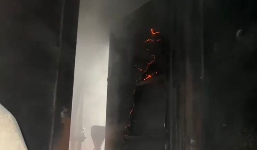 Apartman Dairesinde Çıkan Yangın Korkuttu