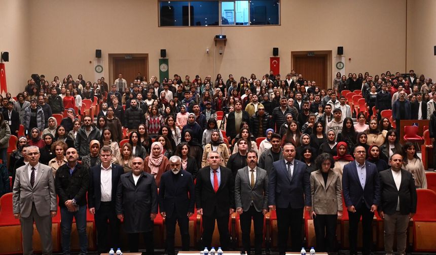 Türklerin İslamiyet’le Buluşma Süreci Ele Alındı