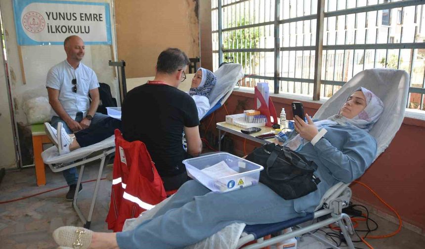 Ordu'da veliler ve öğretmenler kan vererek umut oldular