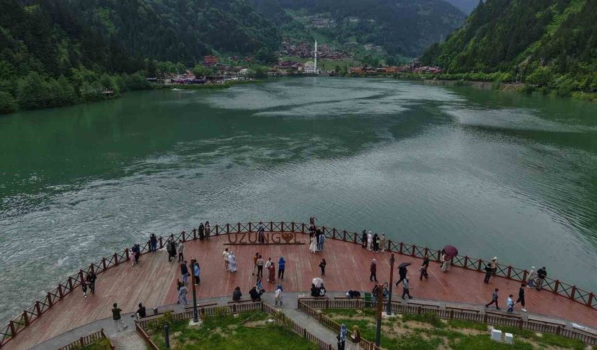 Uzungöl'de sezon hareketlendi, oteller dolmaya başladı