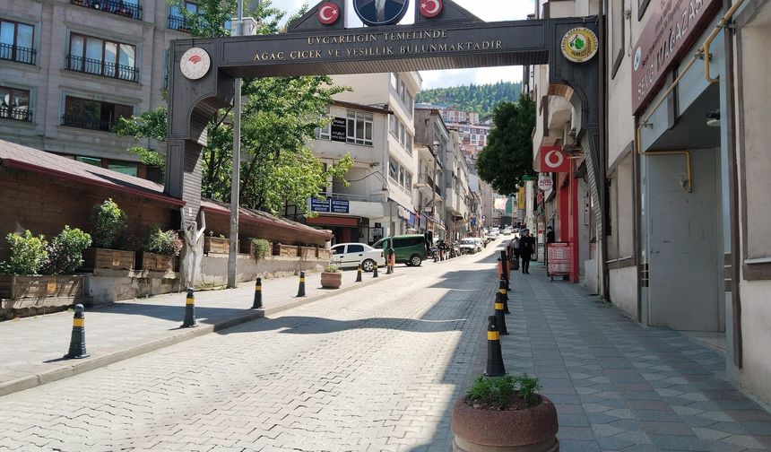 Artvin Sokakları Bomboş: Şehrin Kalbinde Sessizlik Hâkim