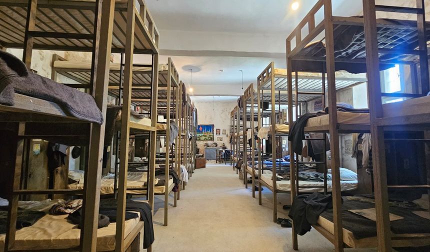 Artvinli Ziyaretçiler Tarihi Cezaevi’ni Gezdi
