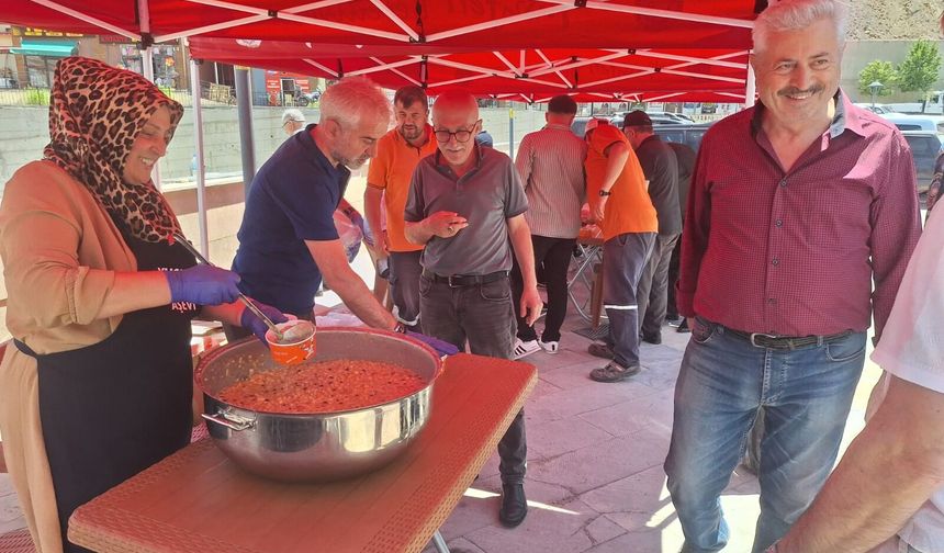 Yusufeli Belediyesi’nden Muharrem Ayında Aşure İkramı