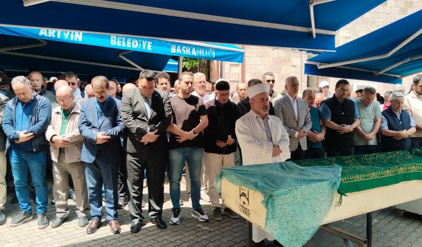 Fatma Polat dualarla toprağa verildi