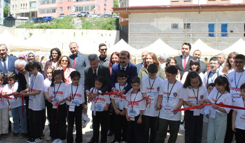 Hayal Ettiler, Tasarladılar, Sergilediler