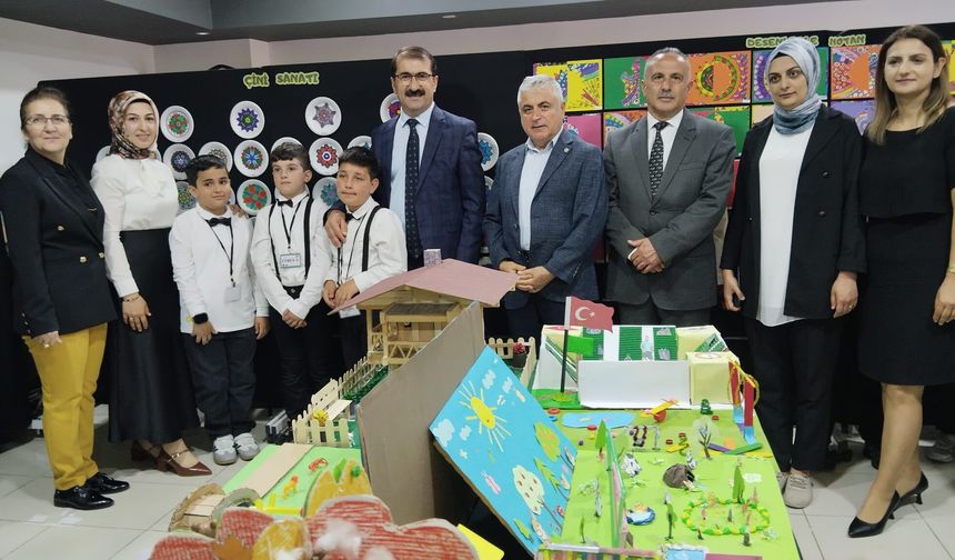 Minik Ellerden Büyük Eserler