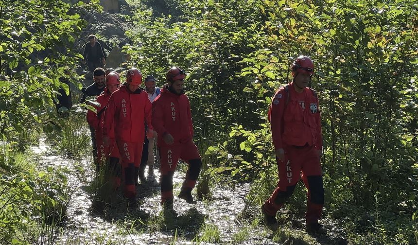 Ormanlık alanda kaybolan 3 kişi bulundu