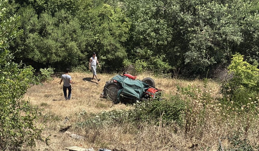Samsun'da devrilen traktörden atlayan sürücü yaralandı