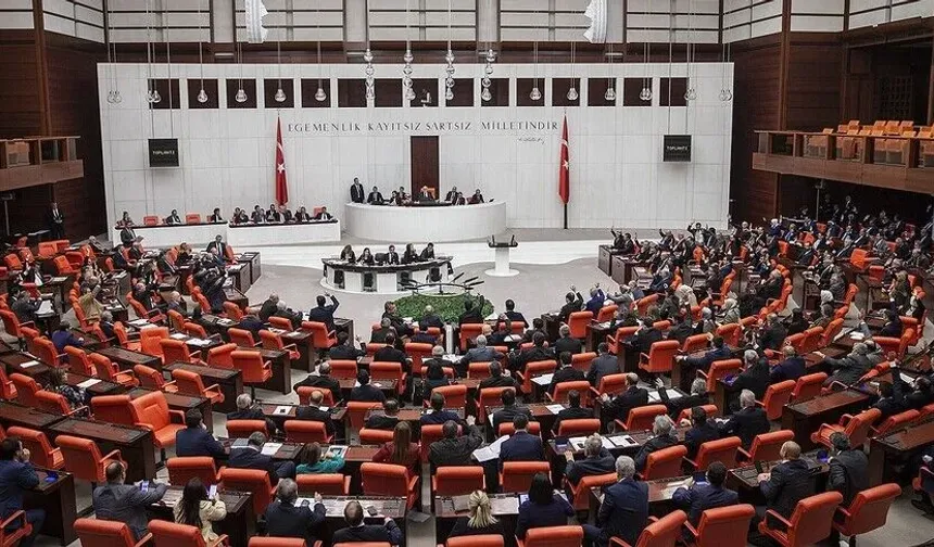 Öğrenci affına ve yükseköğretime ilişkin düzenlemeleri içeren kanun teklifi TBMM Genel Kurulu'nda