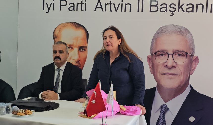 İYİ Parti Artvin'de “Sahadan Sandığa” Eğitimi Düzenledi