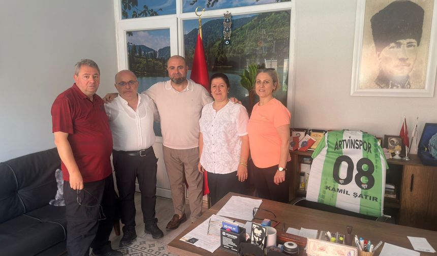 Bursa'nın sevilen Artvinli iş insanı Şatır'a Artvinspor'dan Ziyaret