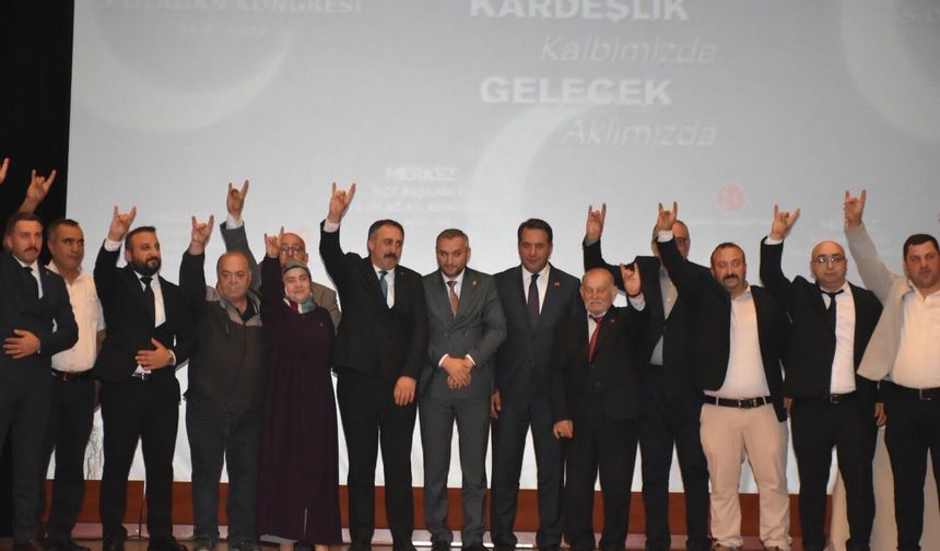 MHP Artvin Merkez İlçe Kongresi'nde Okan Alkan Güven Tazeledi