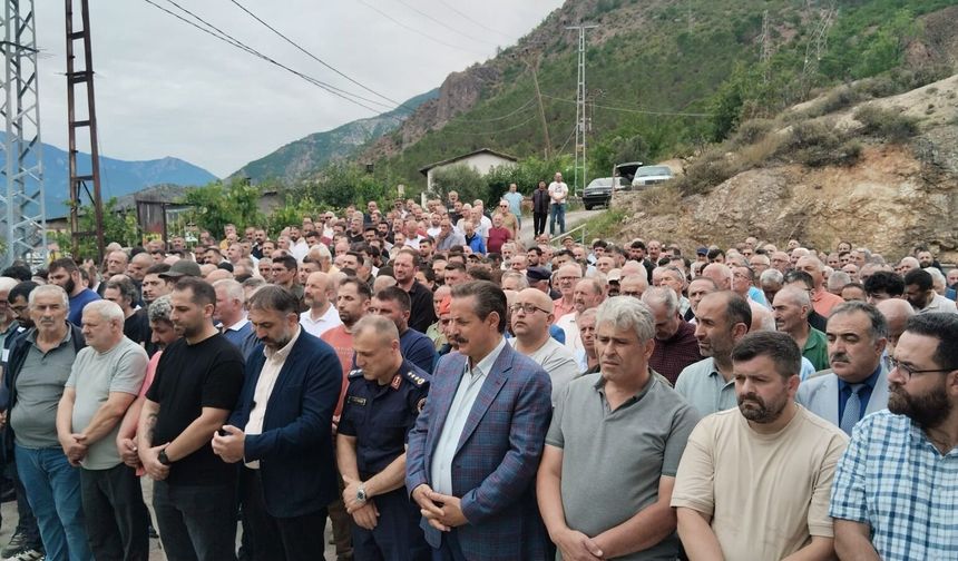 Enver Altuntaş Son Yolculuğuna Uğurlandı