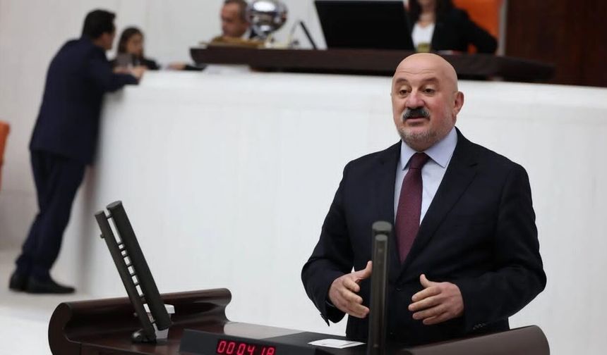 Artvin’den Yeni Partiye Destek: Uğur Bayraktutan da Kurucu Süreçte Yer Aldı