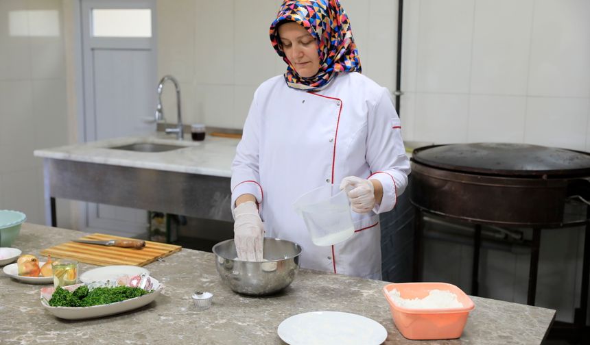 Kaz otu gözlemesi, ninelerden kalan tarifle yaşatılıyor
