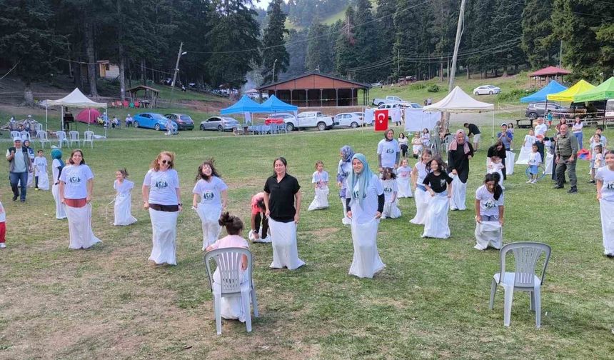 2 Bin Rakımlı Sahara Milli Parkı'nda Aileler Doğayla Buluştu