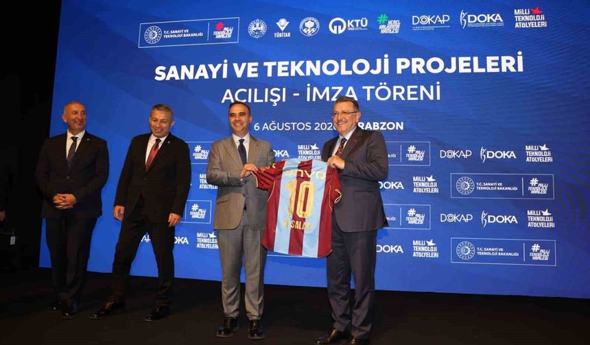 Bakan Kacır'dan Trabzonspor'a Salah teşekkürü