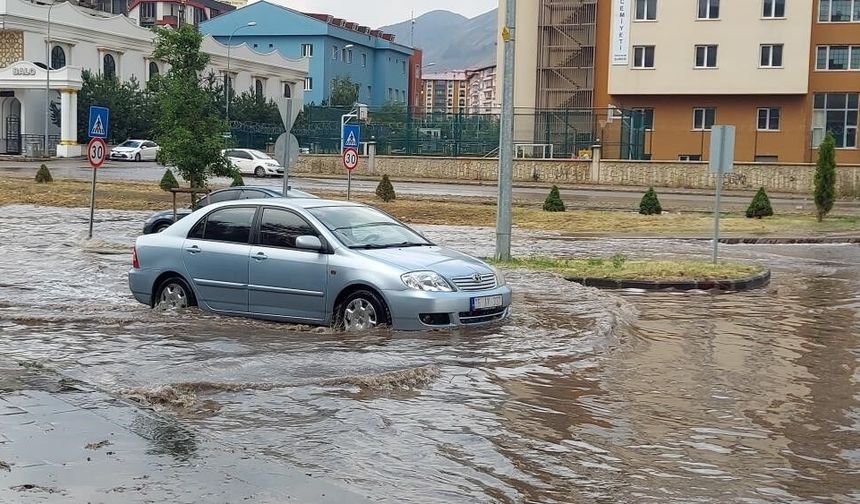 Meteorolojiden kuvvetli yağış uyarısı