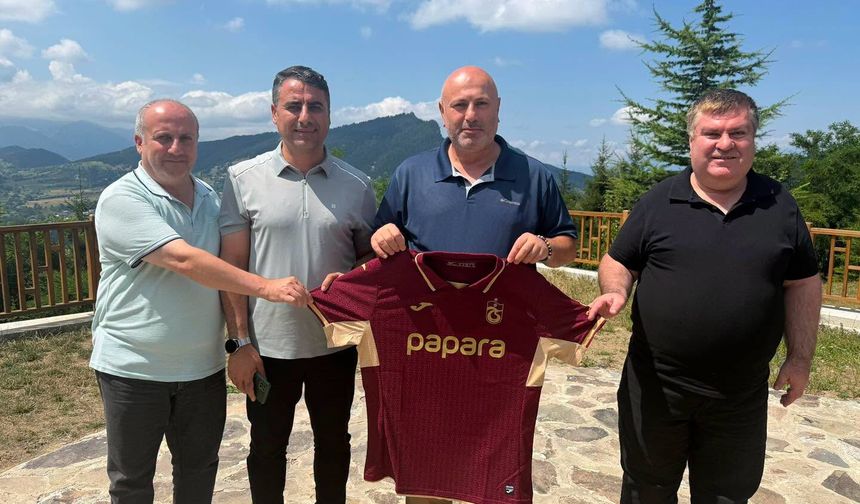 Türkyılmaz’dan Artvin Trabzonspor Taraftarlar Derneği’ne Ziyaret