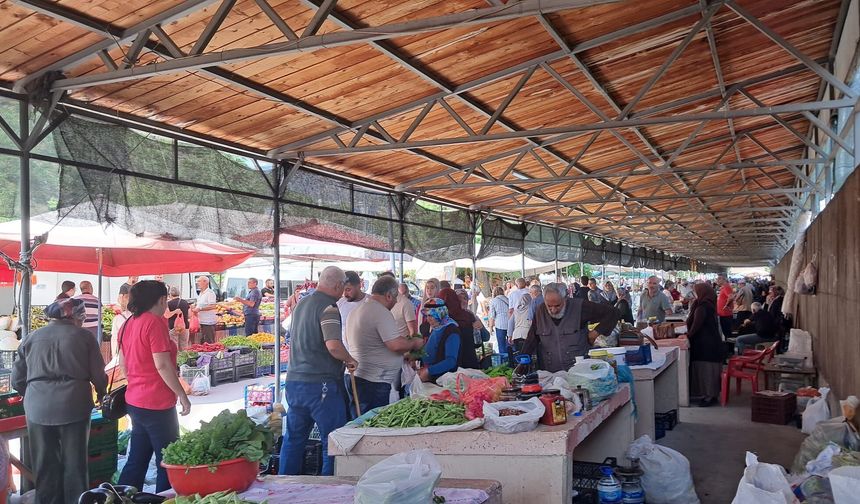 Ardanuç Pazarı’nda Geçim İsyanı: “Bir Döner Parası Kazanamıyoruz”
