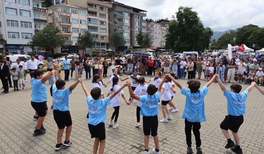 Arhavi Festivali Çocukların Neşesiyle Başladı