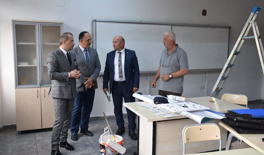 Murgul Şöhret Cengiz Anadolu İmam Hatip Lisesinde İncelemeler