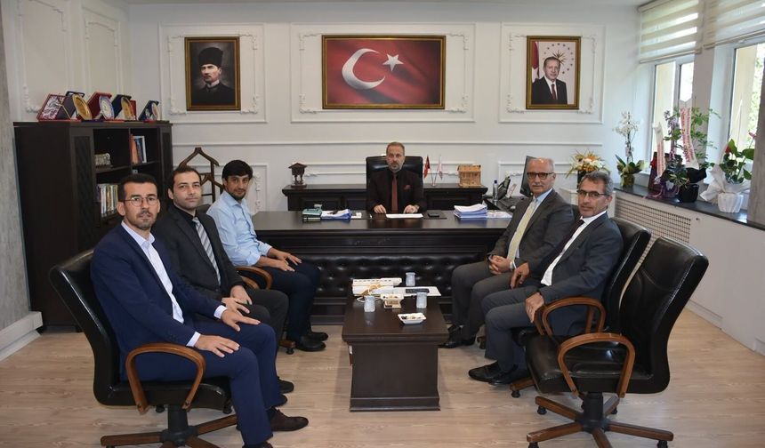 Borçka Eğitim Heyetinden Şahin’e Hayırlı Olsun Ziyareti