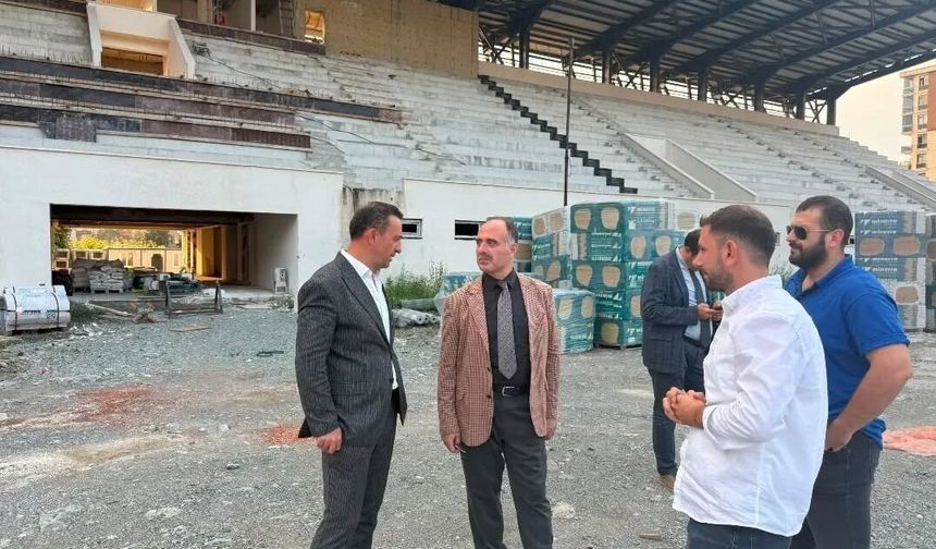 Hopa İlçe Stadı’nda Çalışmalar Devam Ediyor