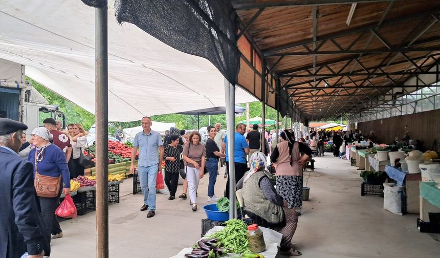 Ardanuç Pazarı'nda Geçim Sıkıntısı